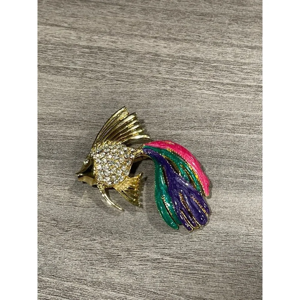 Cute Vintage Fish Pin Colorful with Stone A1